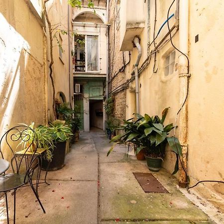 Studio Cosy Au Coeur De L'Ecusson - Arenes A 2 Min Nîmes Exterior foto